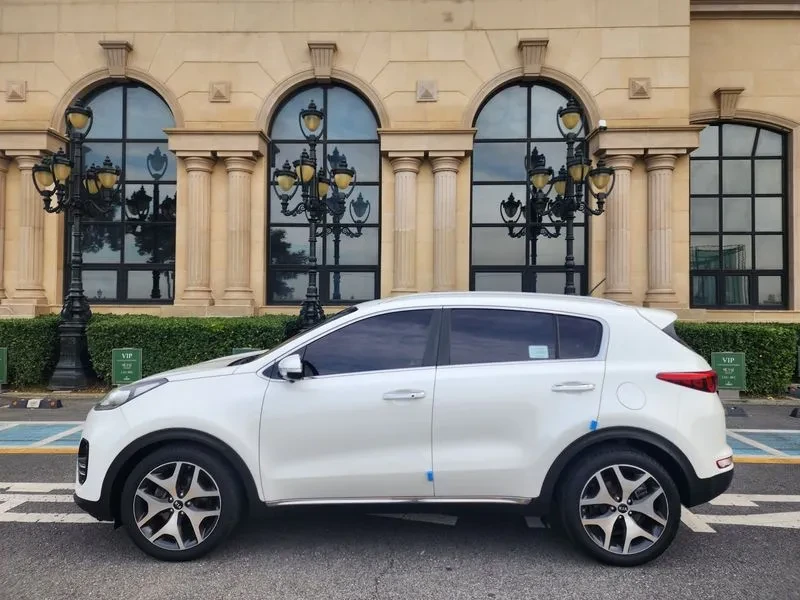 Kia Sportage, снимка 12 - Автомобили и джипове - 52558695