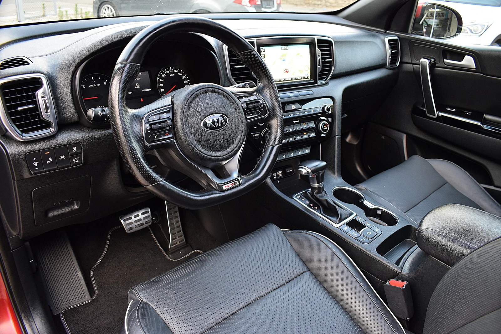 Kia Sportage 2.0ШВЕЙЦАРИЯ-GT-Line/КОЖА/НАВИ/LANE ASSIST/LUX - изображение 7