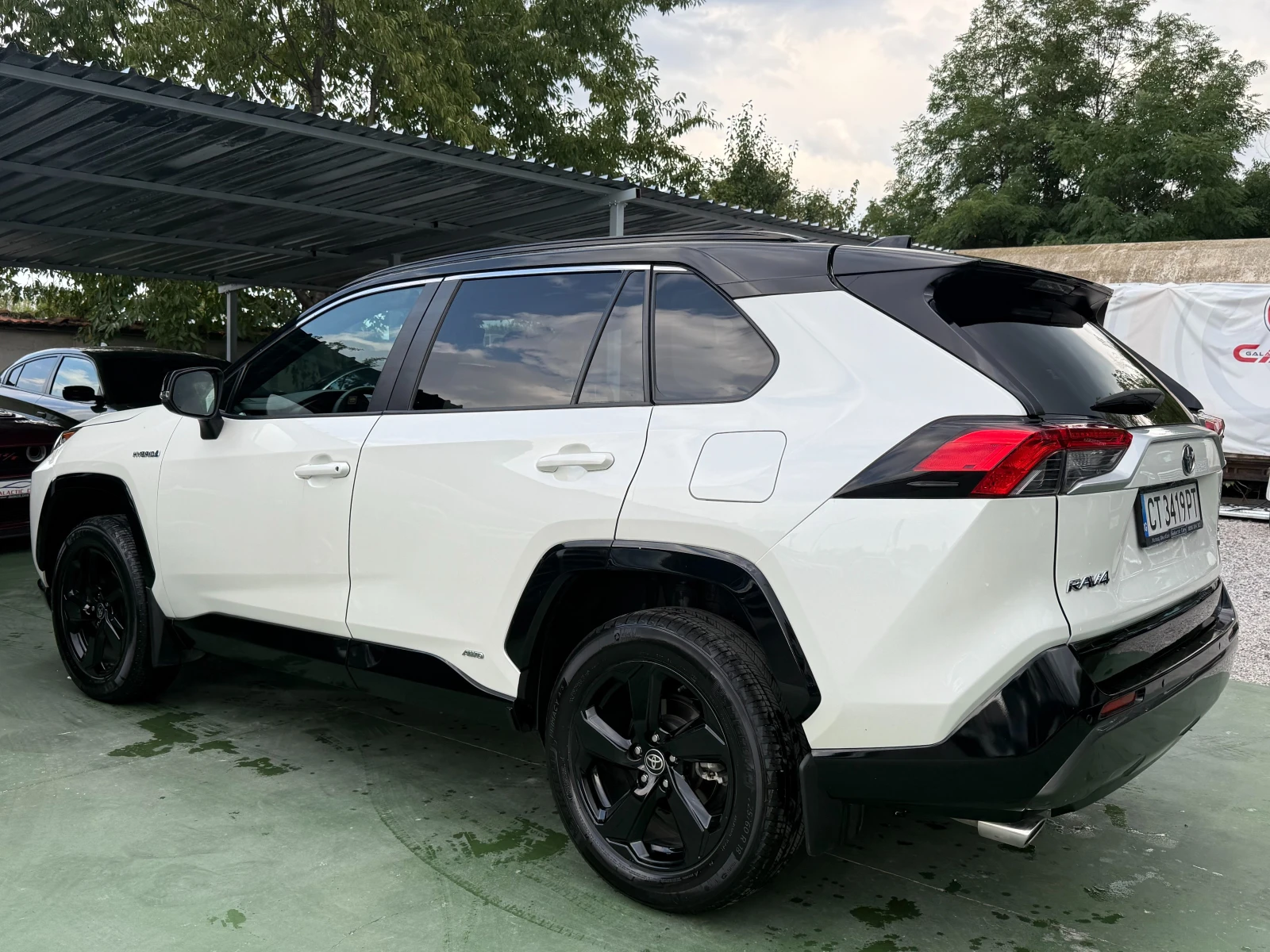 Toyota Rav4 XSE HYBRID AWD - изображение 6