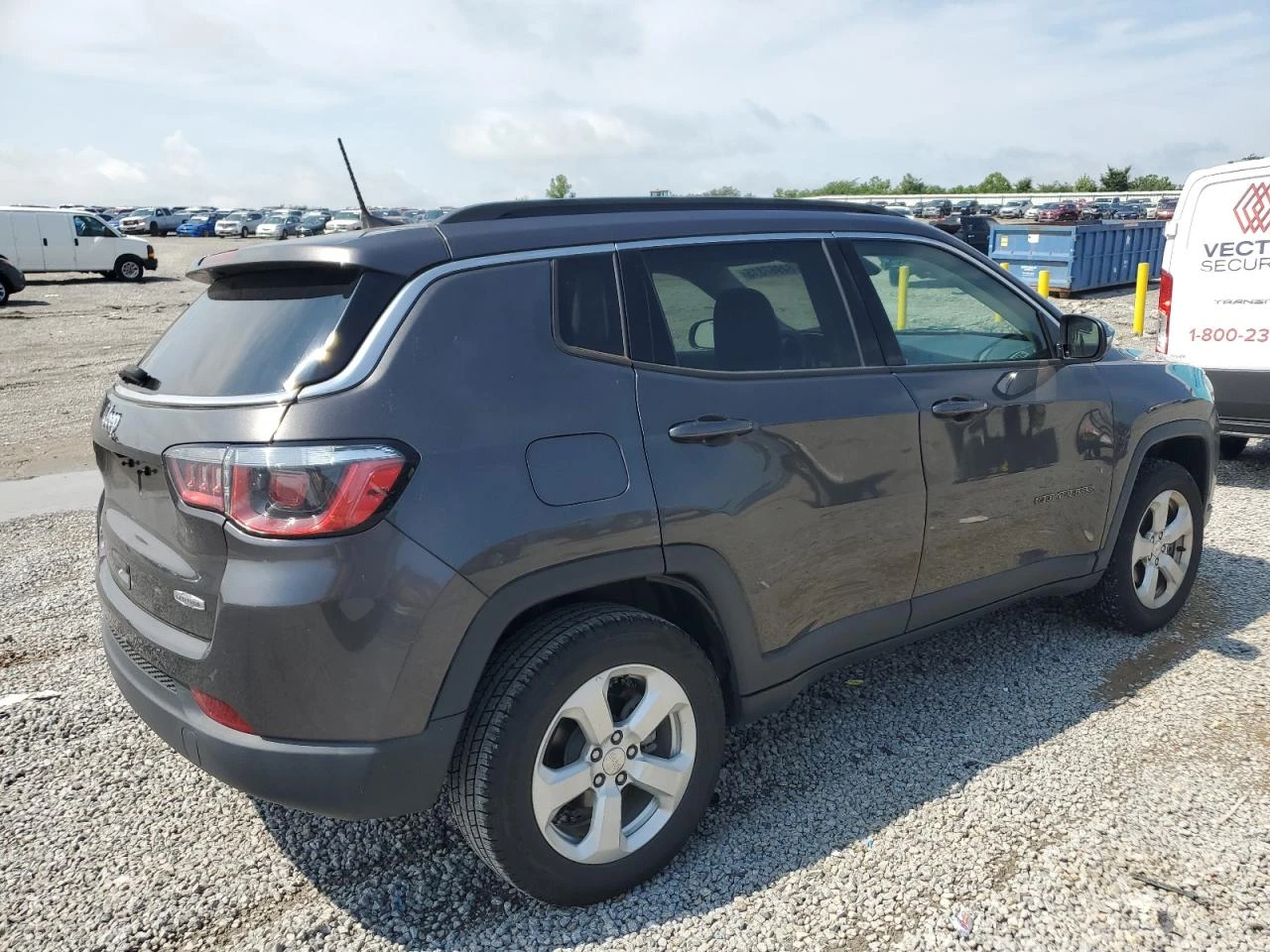 Jeep Compass LATITUDE AWD - изображение 3