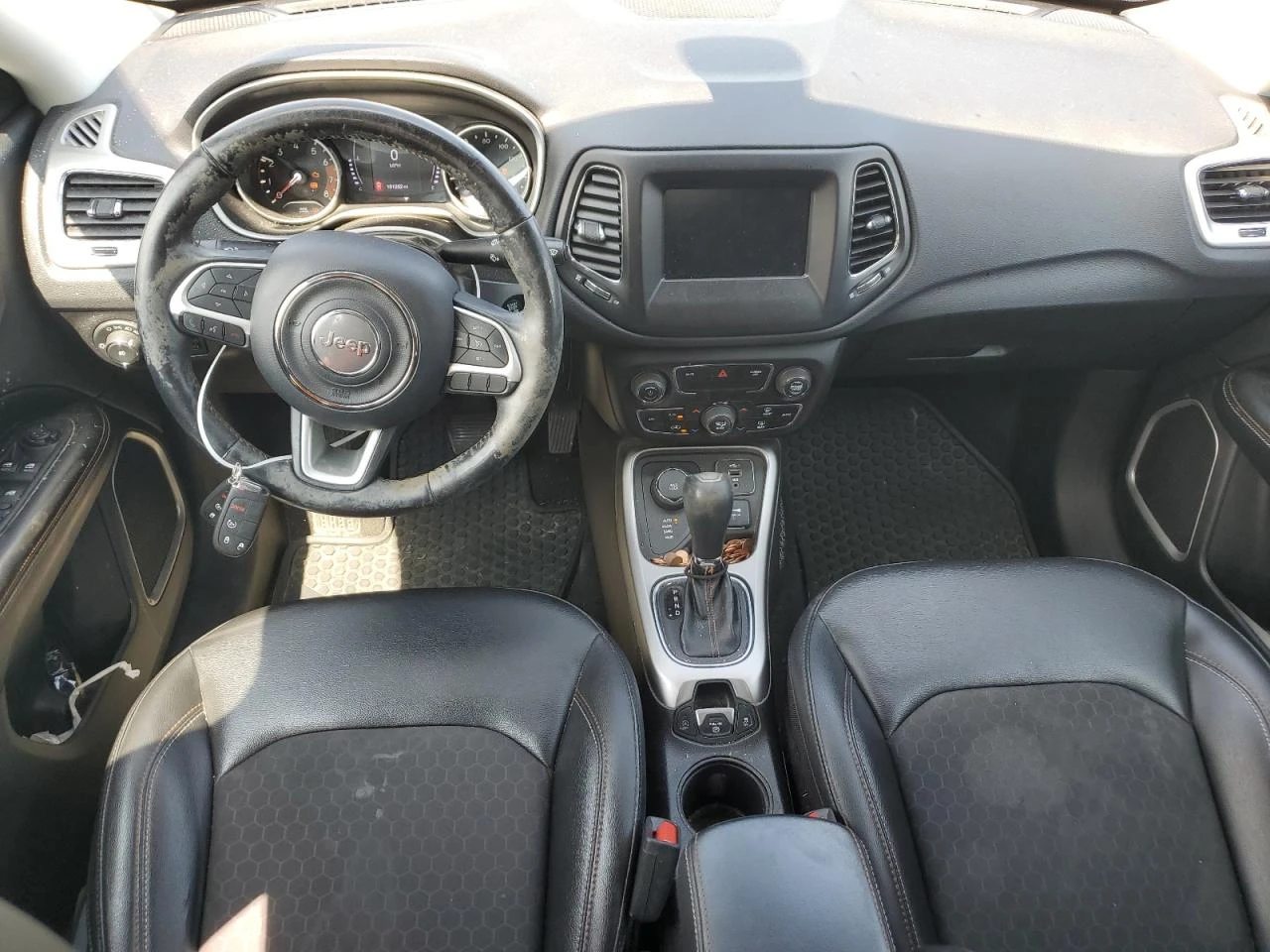 Jeep Compass LATITUDE AWD - изображение 8