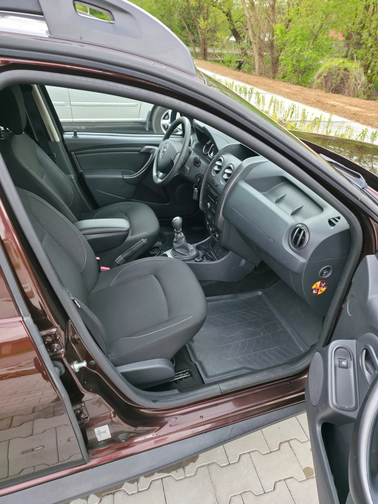 Dacia Duster, снимка 7 - Автомобили и джипове - 54450894