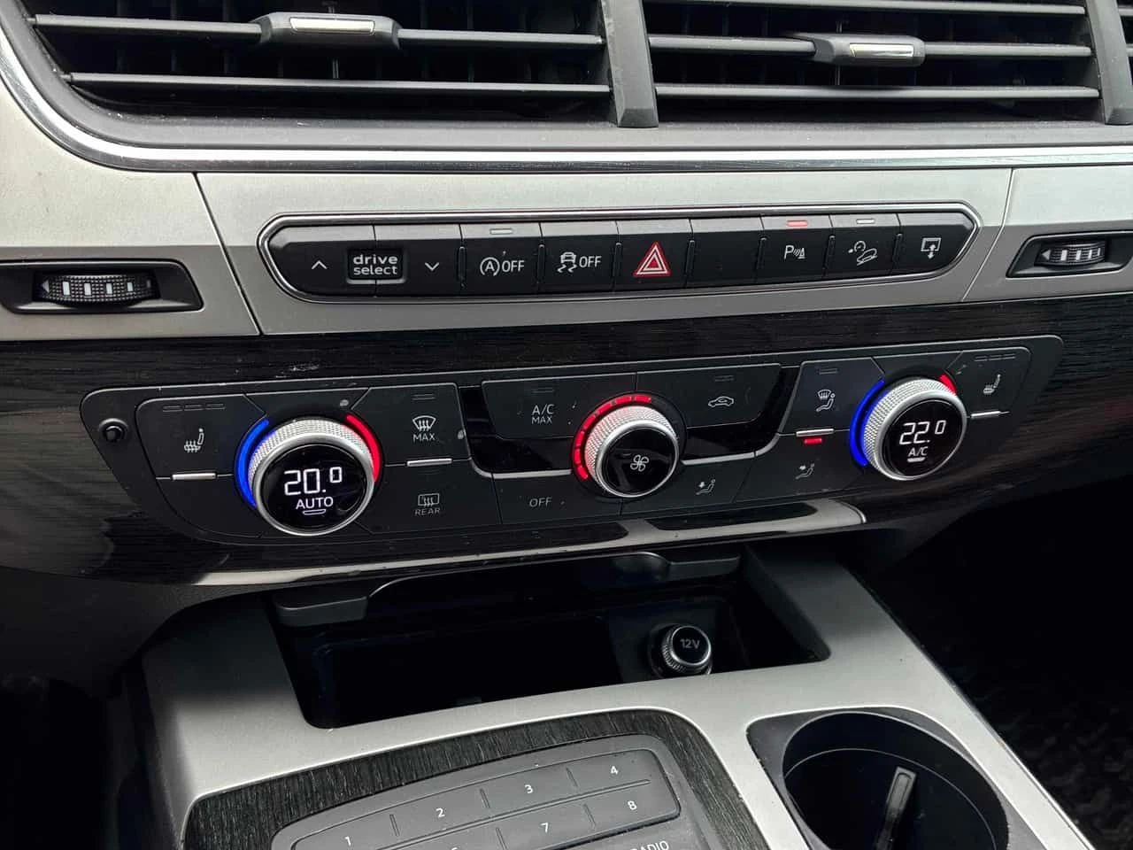 Audi Q7 * 3.0T * CARFAX * ����� �� ����������� | Mobile.bg � ����������� 17