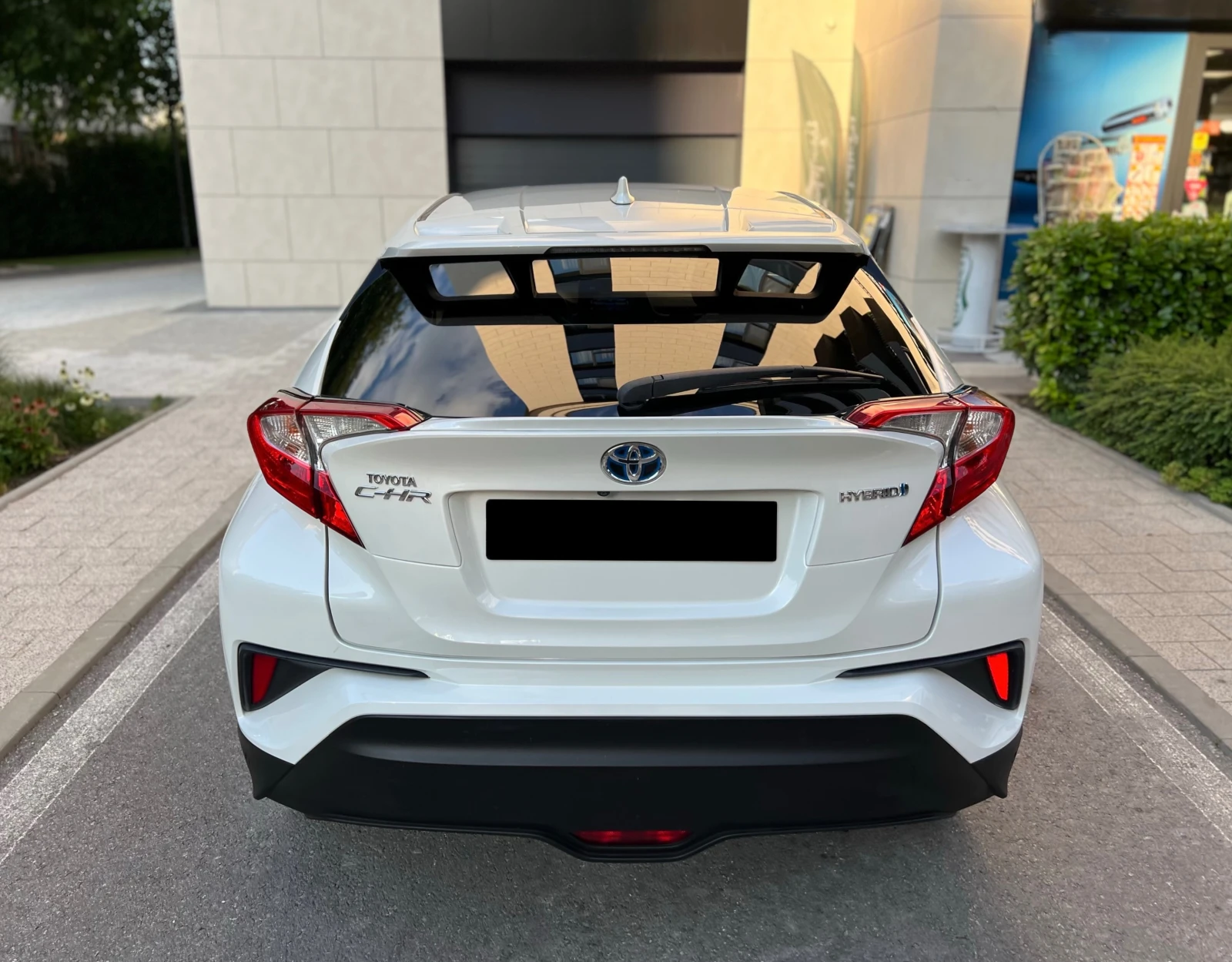 Toyota C-HR 1.8 122hp HYBRID LOUNGE КОЖА, снимка 5 - Автомобили и джипове - 55150305