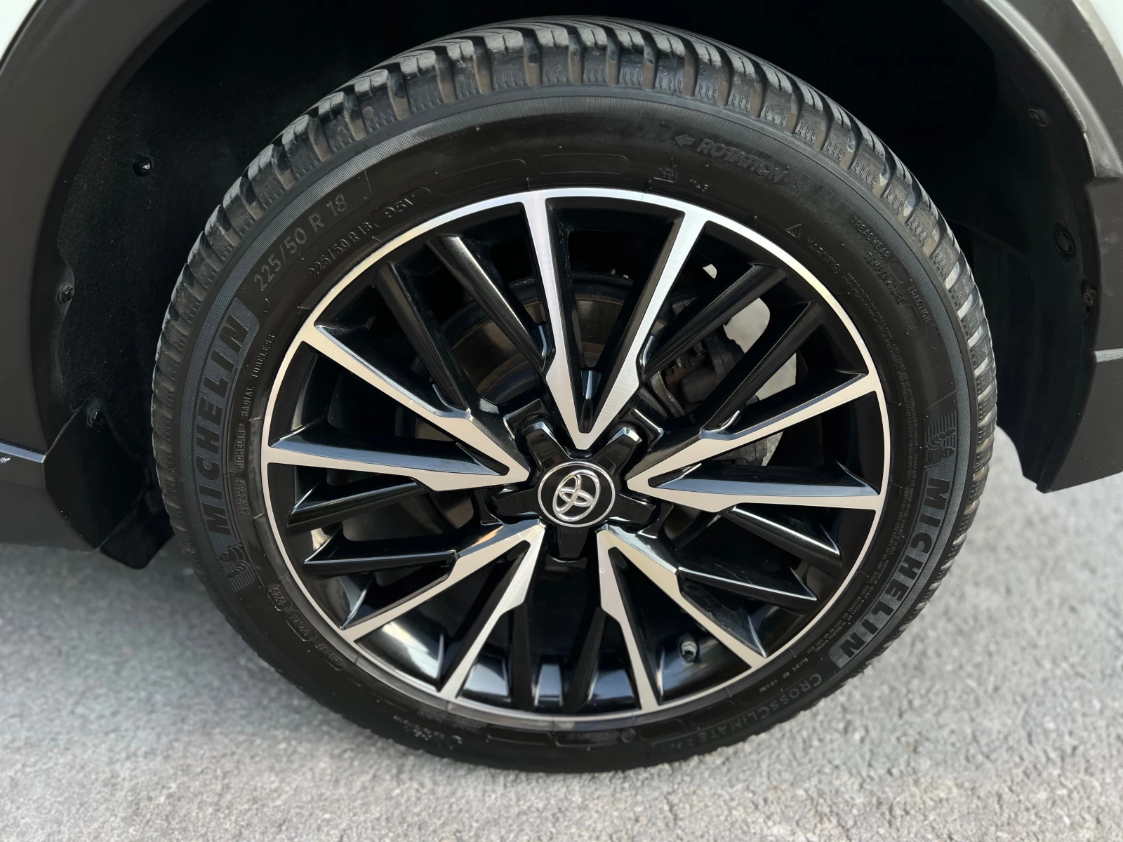 Toyota C-HR 1.8 122hp HYBRID LOUNGE КОЖА, снимка 17 - Автомобили и джипове - 55150305