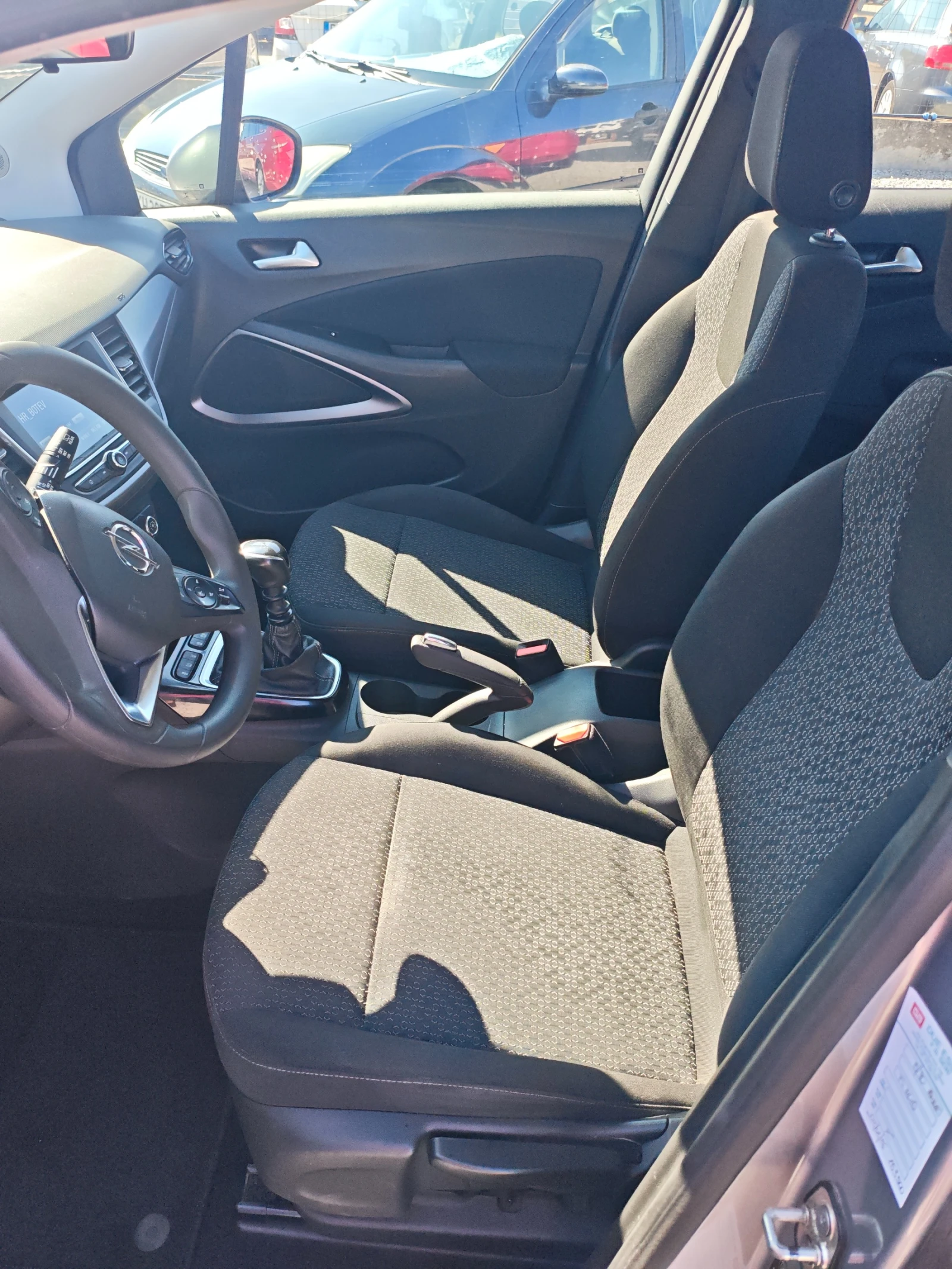 Opel Crossland X 1.5 D, снимка 11 - Автомобили и джипове - 55858009