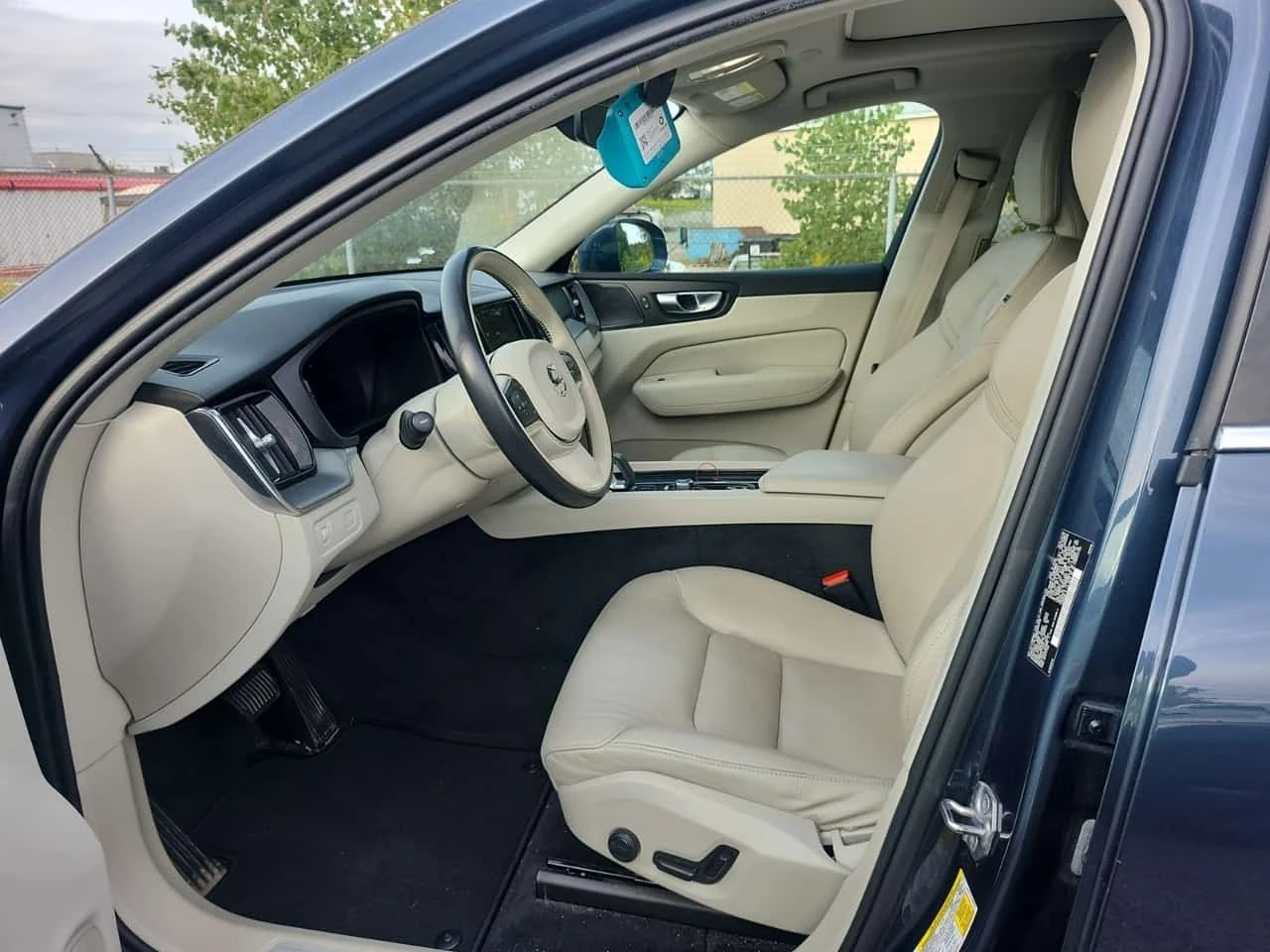 Volvo XC60 B5 Awd Momentum /CARFAX/����������� | Mobile.bg � ����������� 3