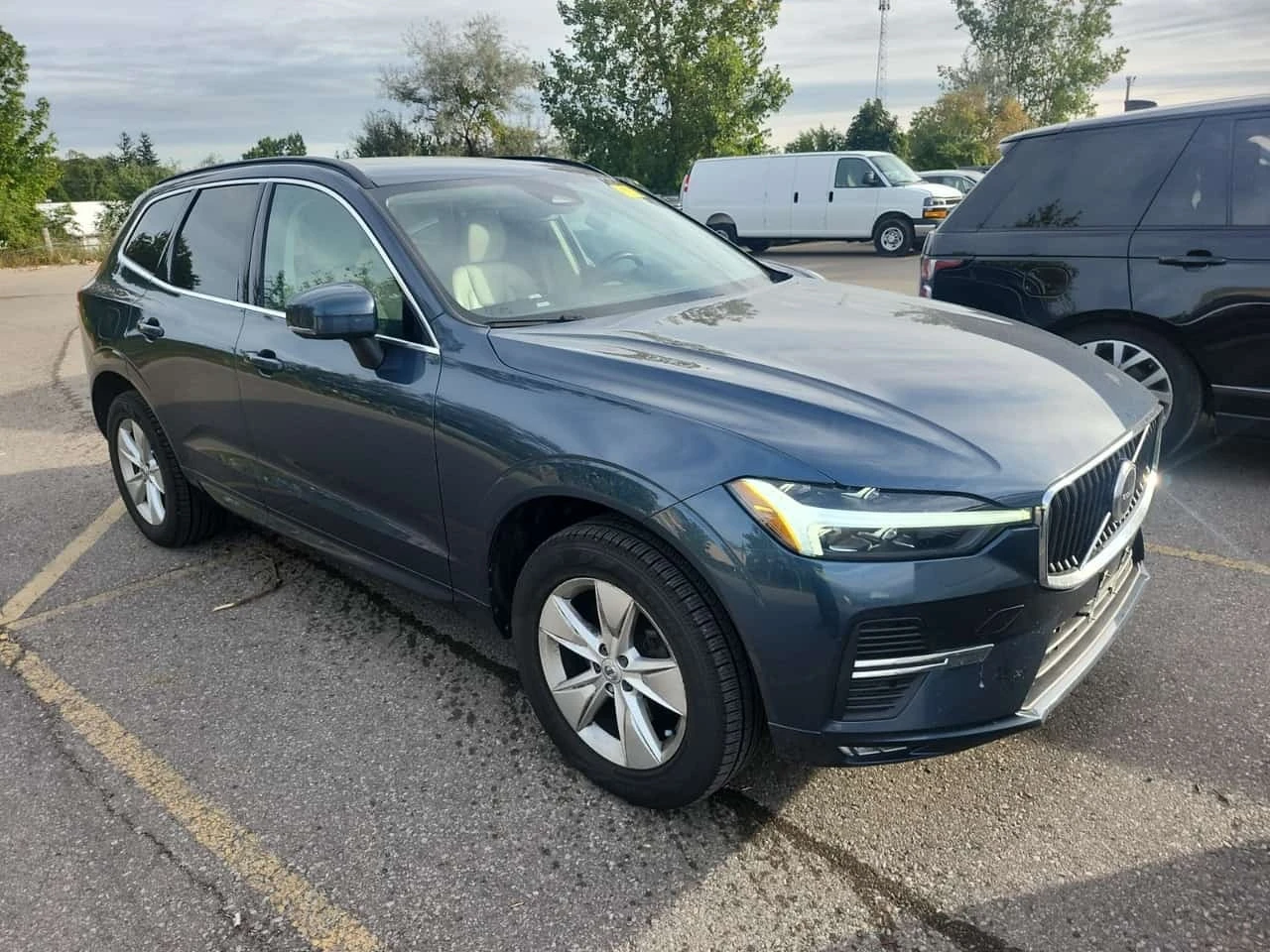 Volvo XC60 B5 Awd Momentum /CARFAX/ФИНАНСИРАНЕ, снимка 2 - Автомобили и джипове - 56170181