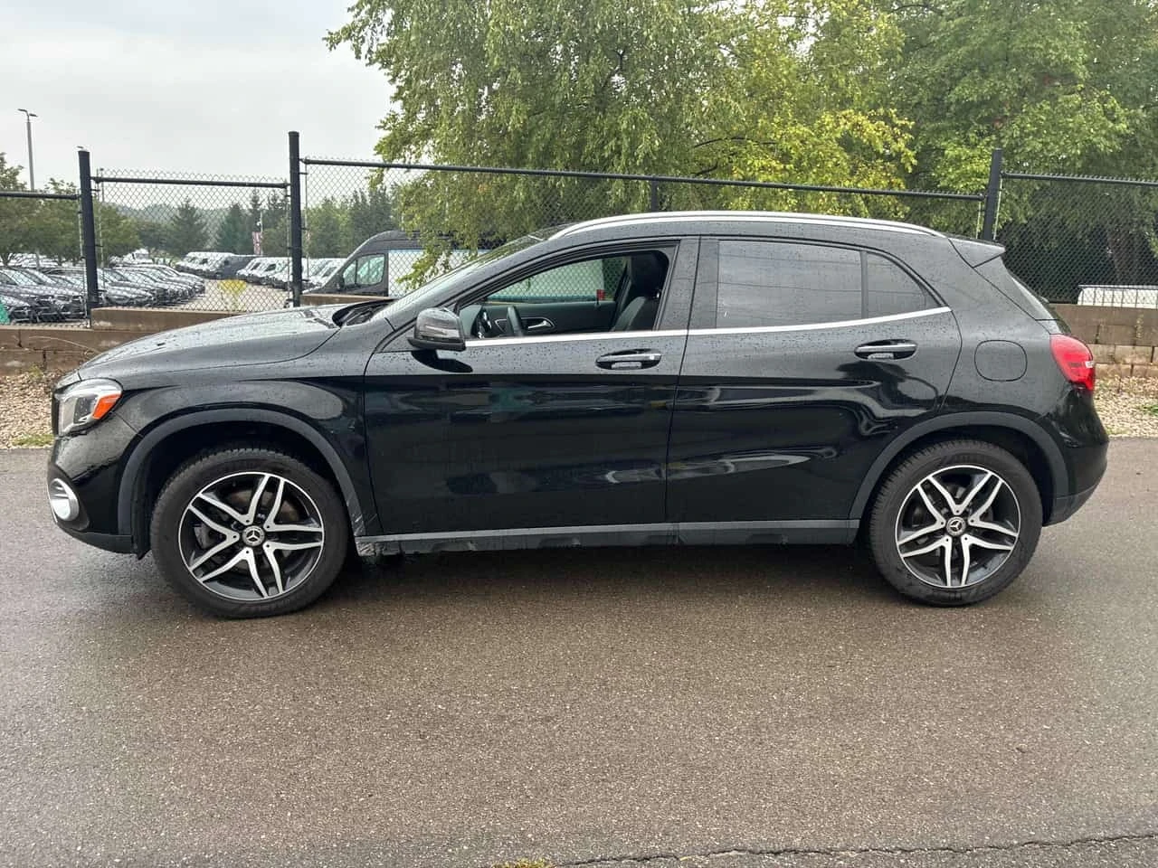 Mercedes-Benz GLA 250 | CARFAX | ГЛАВНО ПРЕДСТАВИТЕЛСТВО НА MERCEDES, снимка 3 - Автомобили и джипове - 56231153