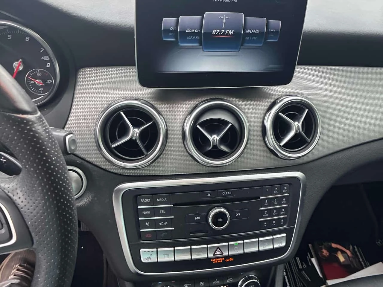 Mercedes-Benz GLA 250 | CARFAX | ГЛАВНО ПРЕДСТАВИТЕЛСТВО НА MERCEDES, снимка 9 - Автомобили и джипове - 56231153