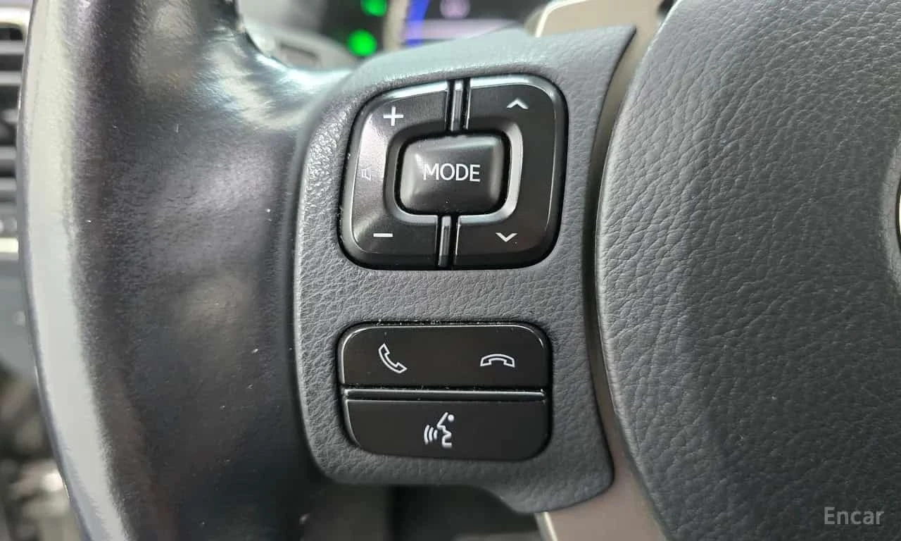 Lexus NX 300h * Executive * Обдухване * Шибидах * Blind Spot * , снимка 15 - Автомобили и джипове - 56232941