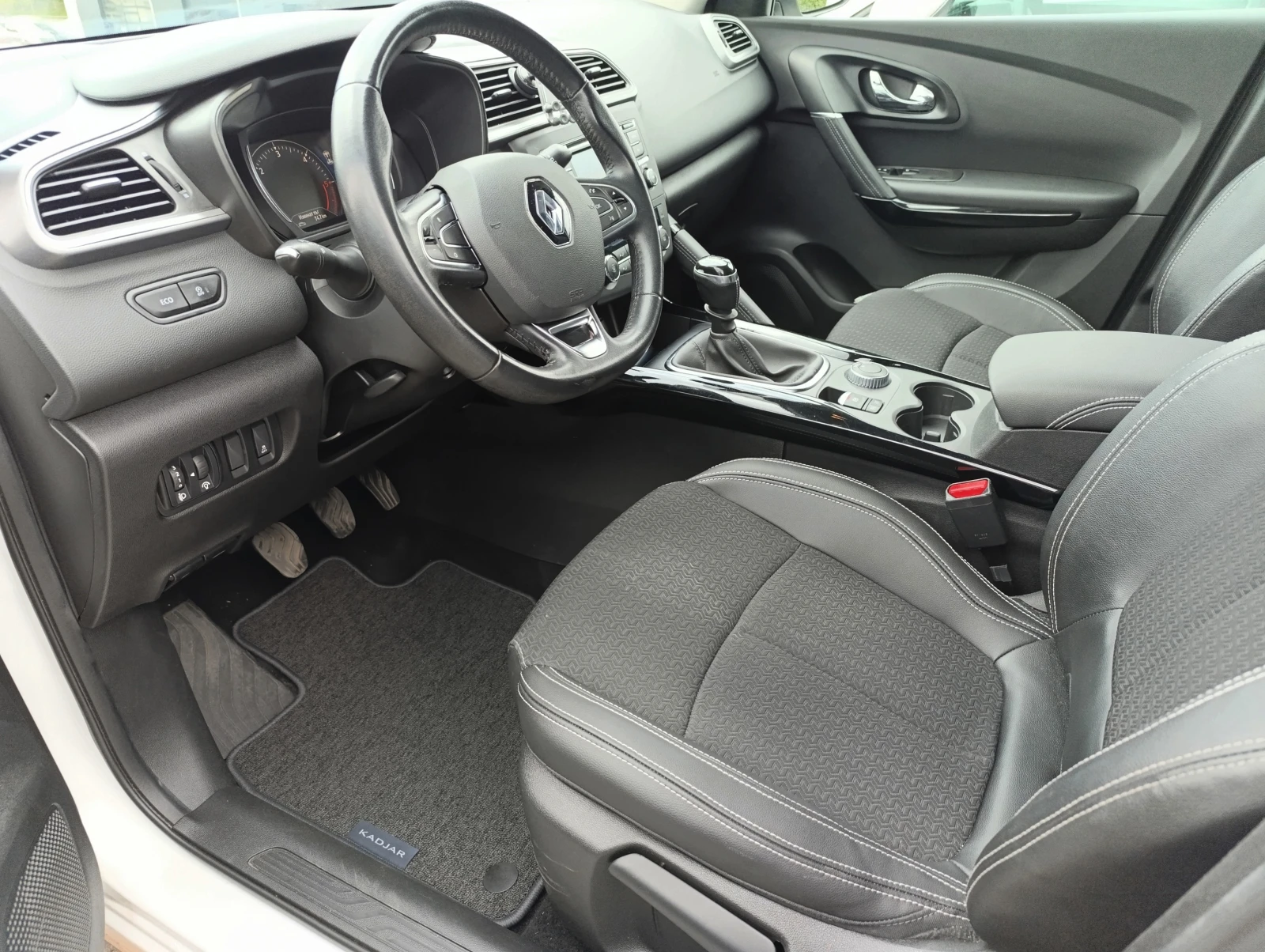 Renault Kadjar 2017г. 4X4 1.6DCI 131 к.с., снимка 3 - Автомобили и джипове - 56269862