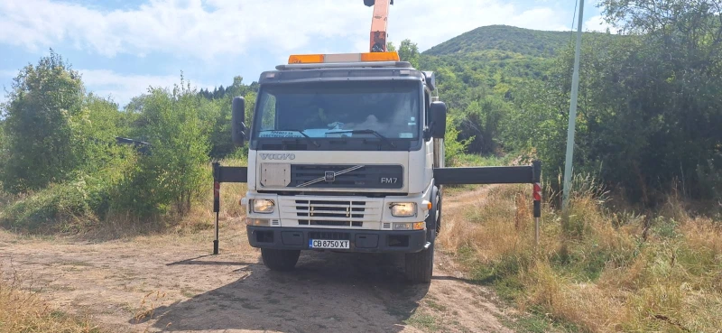 Volvo Fm 7 Бордови кран, снимка 2 - Камиони - 53564147