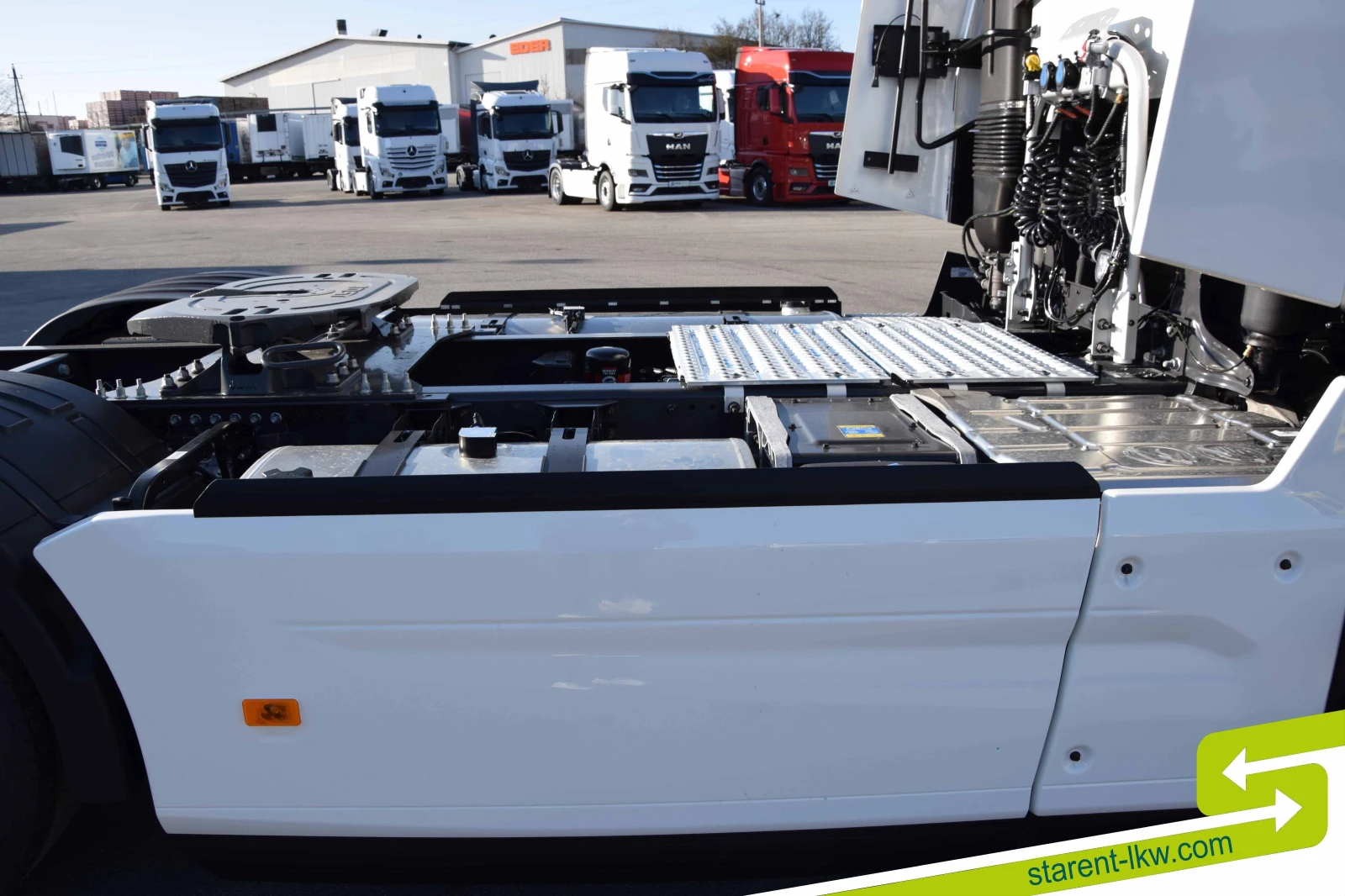 Renault T SZM26044 - изображение 10