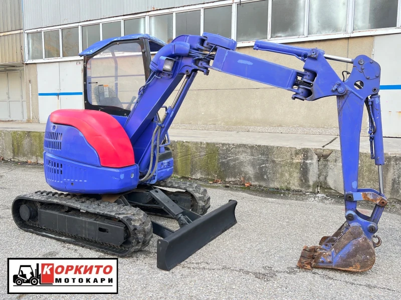 Багер Komatsu 3 Тона / Джойстици / Като Нов!!!, снимка 7 - Индустриална техника - 48587560