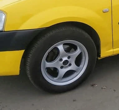 Продавам части за Дачия логан 1.5 дизел ръчка, снимка 10 - Части - 52583112