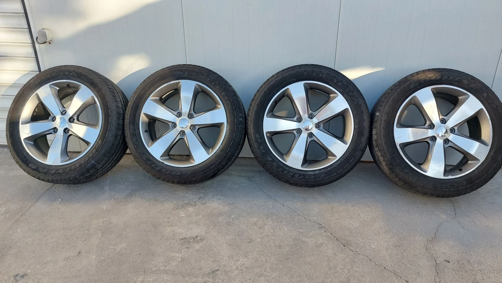    265/50R20  Jeep Grand cherokee | Mobile.bg   1