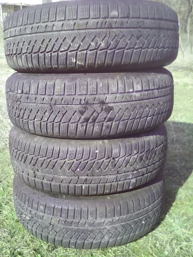 Гуми Зимни 225/65R17, снимка 1 - Гуми и джанти - 49276154