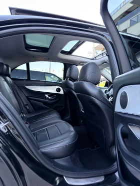 Mercedes-Benz E 220 DIGITAL/PANORAMA/AMG-LINE/LINE ASSIST, снимка 10