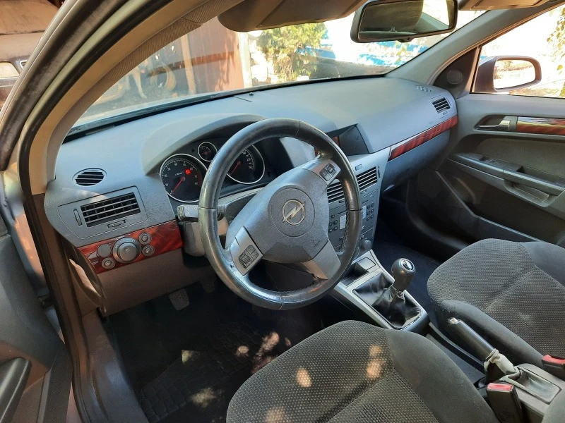 Opel Astra 1.8 i, снимка 8 - Автомобили и джипове - 46584543