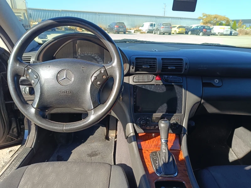 Mercedes-Benz C 200, снимка 8 - Автомобили и джипове - 48731662