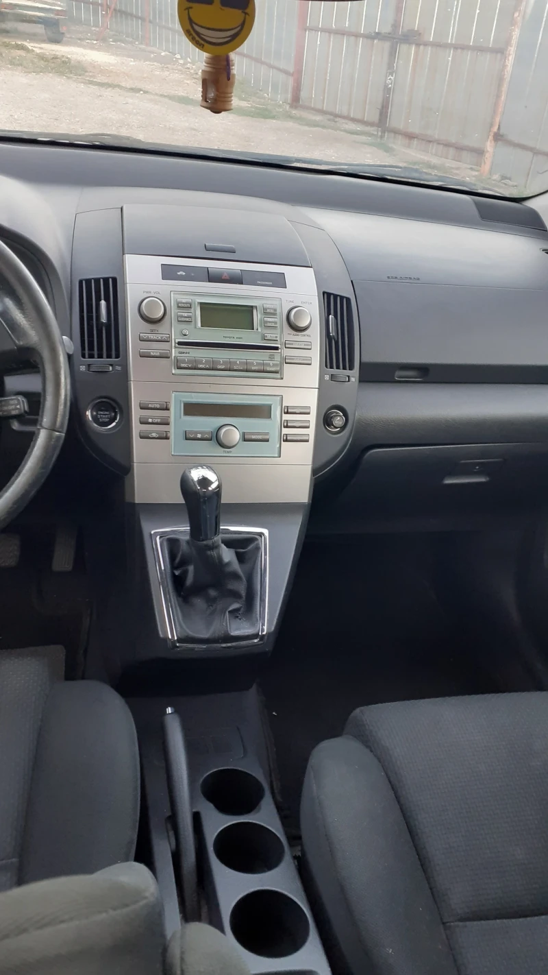 Toyota Corolla verso 1.8/129 кс, снимка 6 - Автомобили и джипове - 51402271