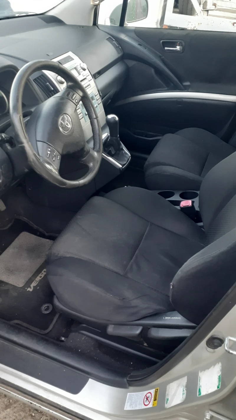 Toyota Corolla verso 1.8/129 кс, снимка 5 - Автомобили и джипове - 51402271
