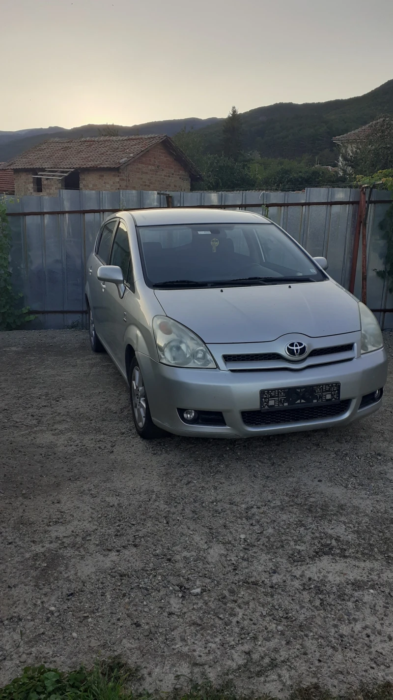 Toyota Corolla verso 1.8/129 кс, снимка 2 - Автомобили и джипове - 51402271