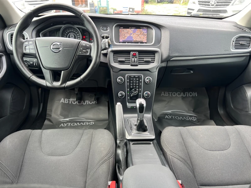 Volvo V40 FACELIFT 2.0D2 122000 KM, снимка 8 - Автомобили и джипове - 51482212