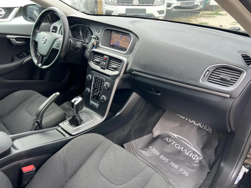 Volvo V40 FACELIFT 2.0D2 122000 KM, снимка 10 - Автомобили и джипове - 51482212
