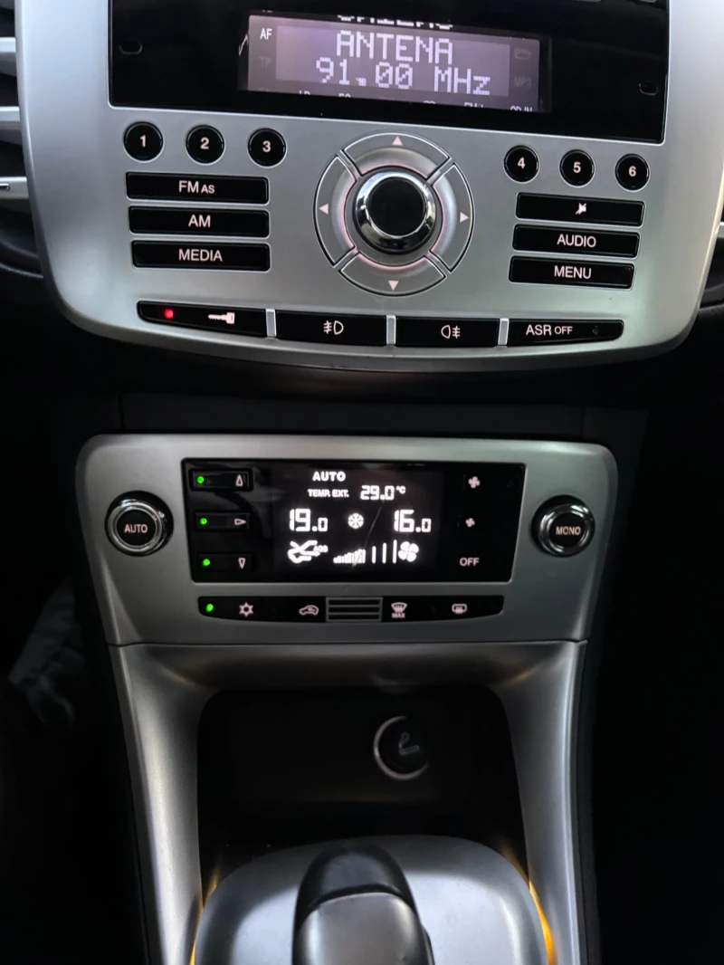 Lancia Delta, снимка 14 - Автомобили и джипове - 52320401