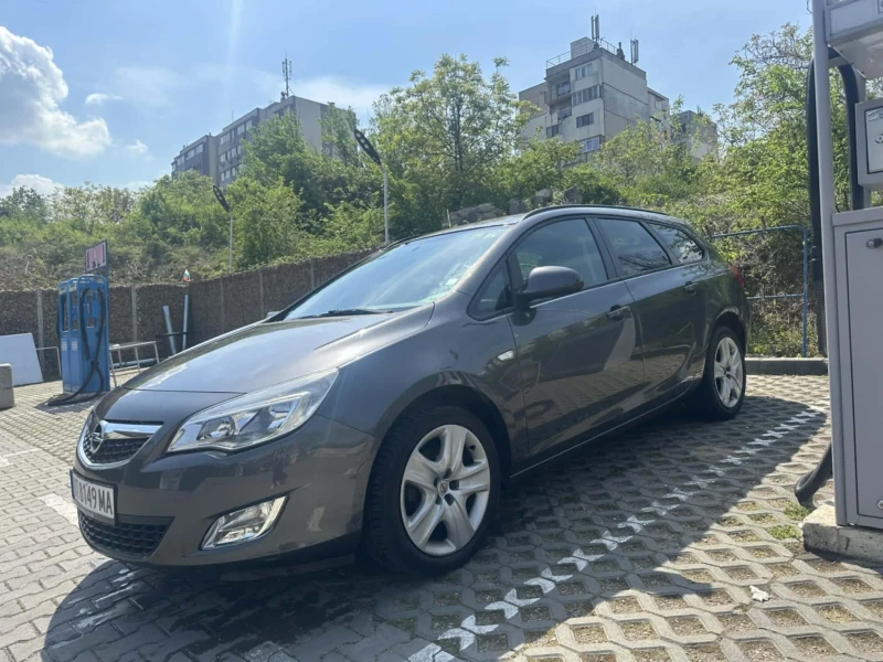 Opel Astra 1.4  Astra Sport Tourer , снимка 6 - Автомобили и джипове - 53372305