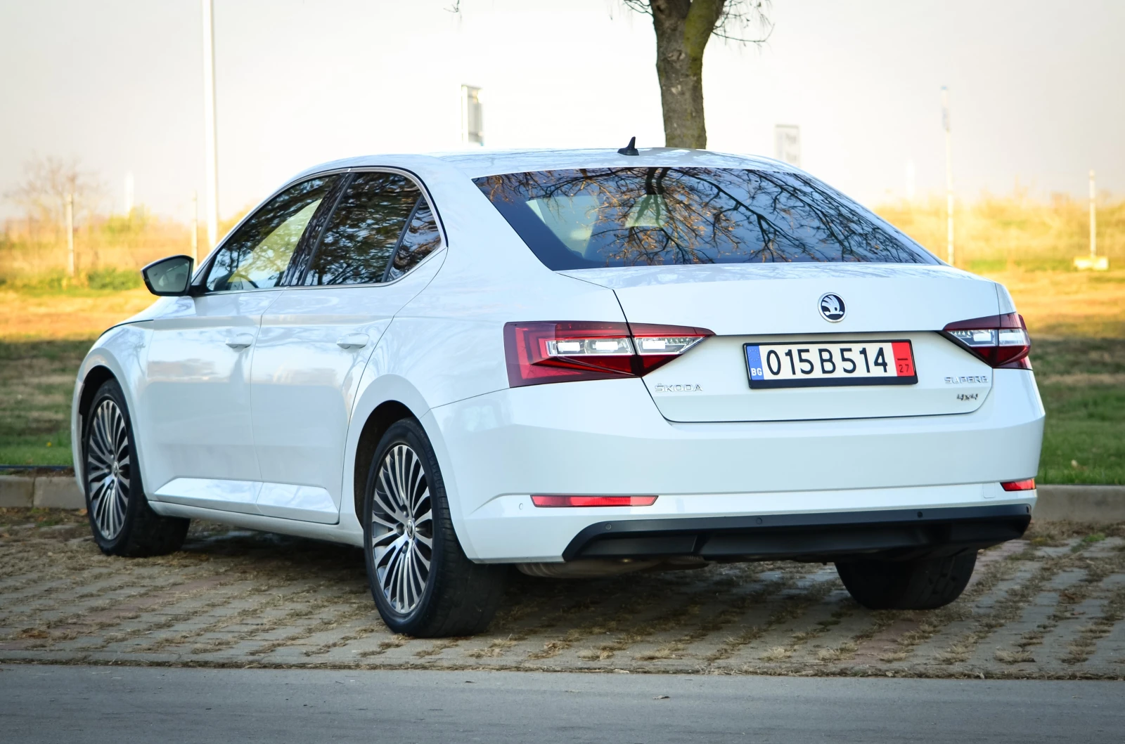 Skoda Superb 2.0 TDI L&K - изображение 6