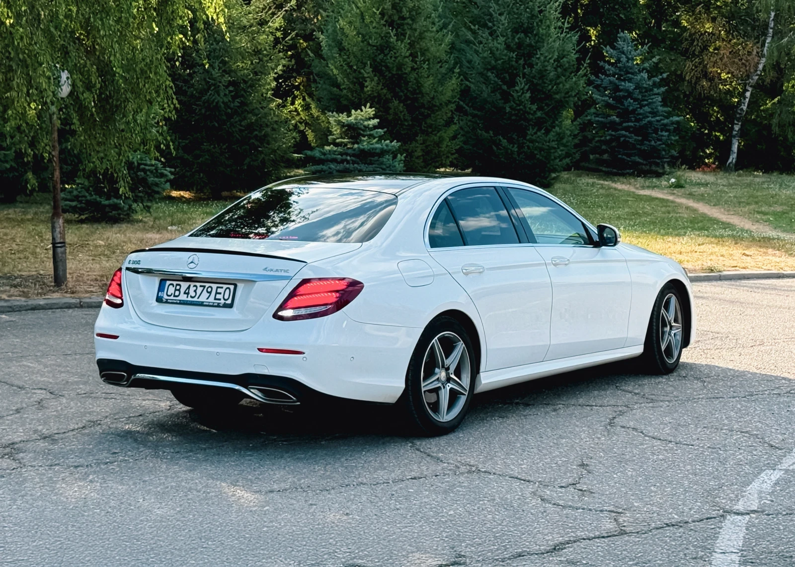 Mercedes-Benz E 300 4x4 , AMG пакет , 99хил. километра. - изображение 6