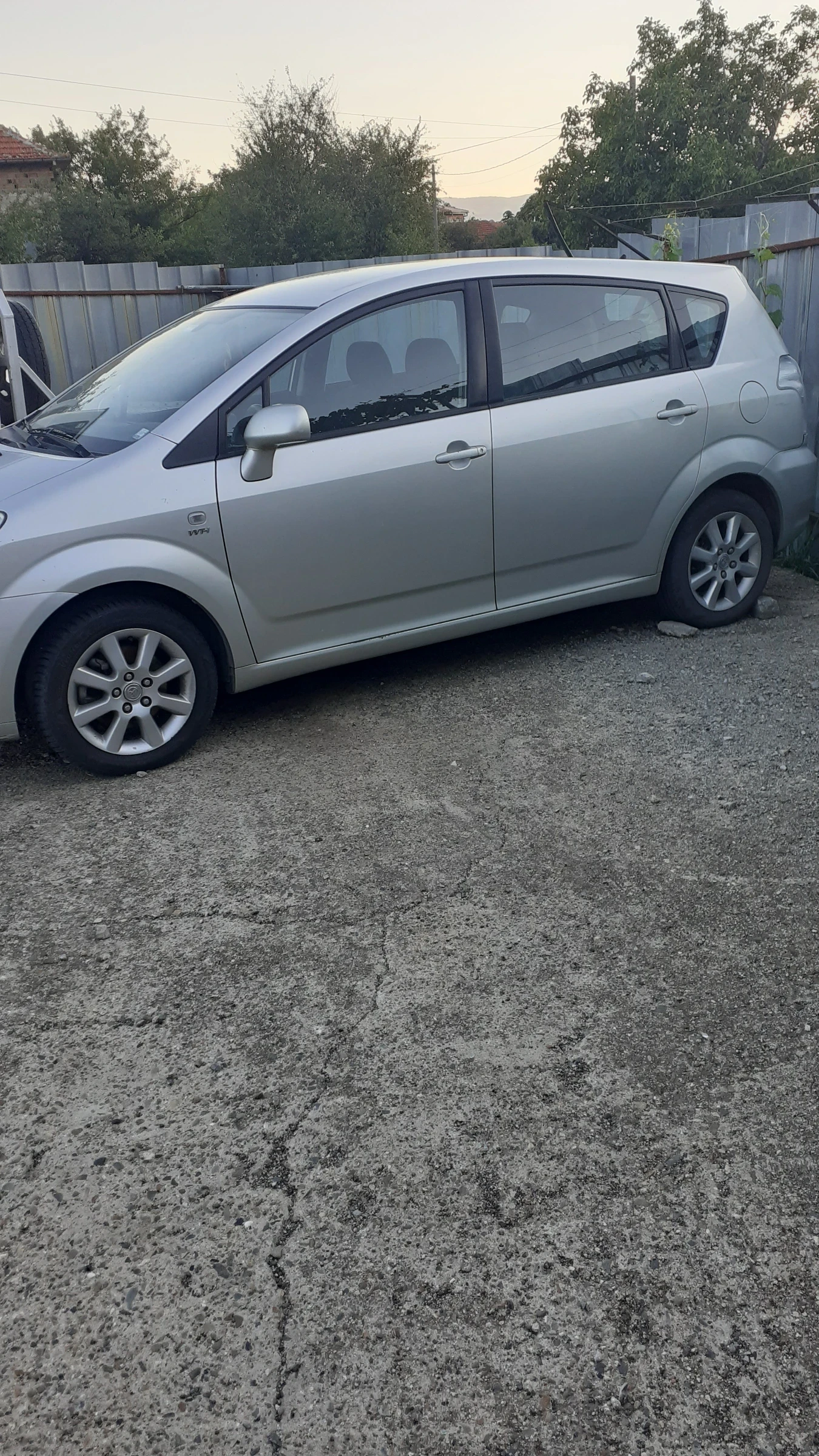 Toyota Corolla verso 1.8/129 кс - изображение 4