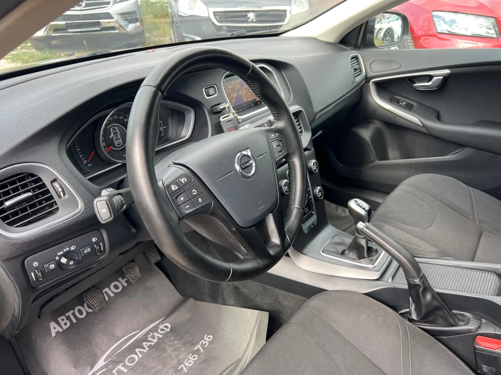 Volvo V40 FACELIFT 2.0D2 122000 KM - изображение 9