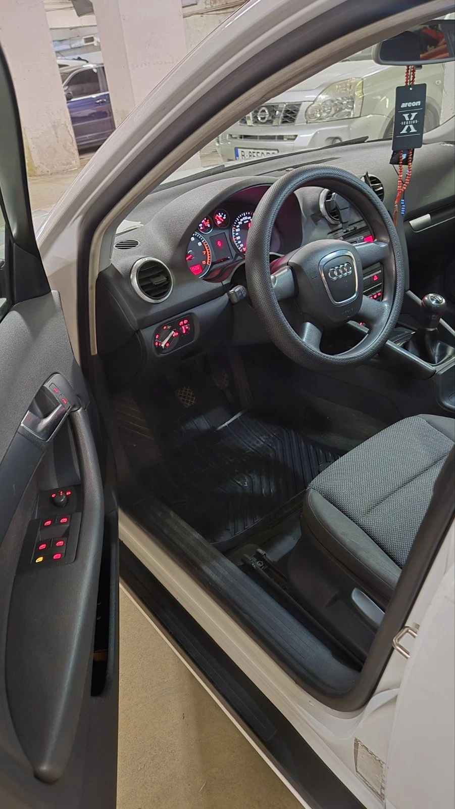 Audi A3 S-line FACELIFT 1.6 газ/бензин , снимка 8 - Автомобили и джипове - 53815605