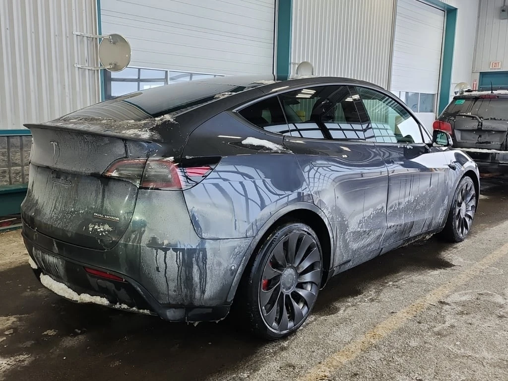 Tesla Model Y * PERFORMANCE * CARFAX * БЕЗ ПЪРВОНАЧАЛНА ВНОСКА - изображение 3