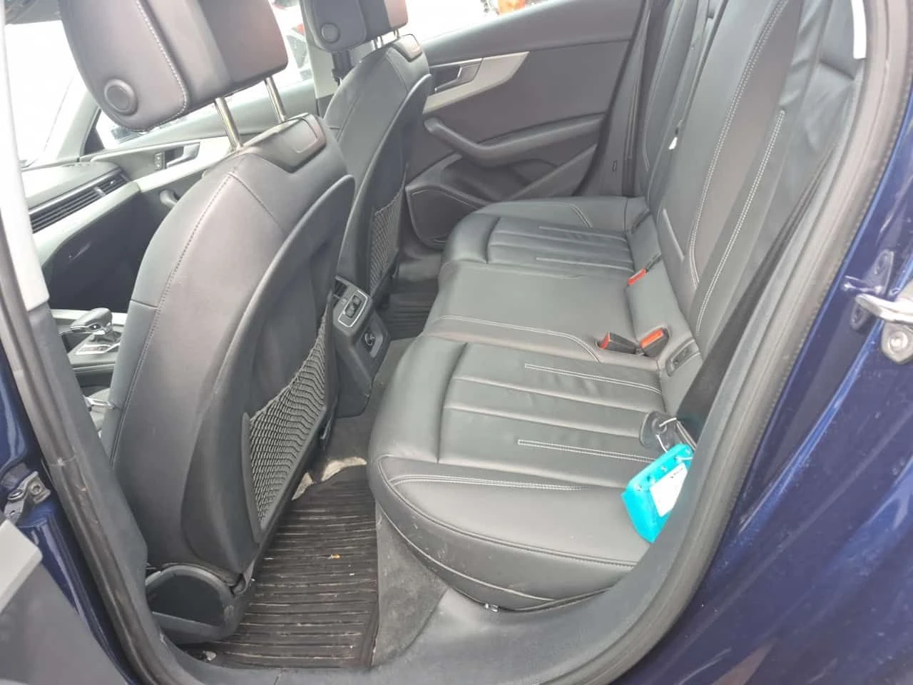 Audi A4 KOMFORT /DISTRONIC/CAMERA/ПОДГРЕВИ/ШИБИДАХ/2 КЛЮЧА, снимка 11 - Автомобили и джипове - 54082670