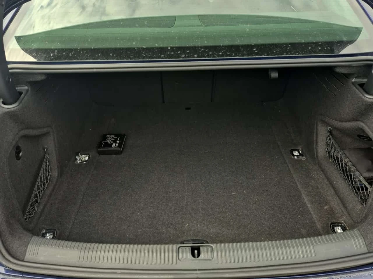 Audi A4 KOMFORT /DISTRONIC/CAMERA/ПОДГРЕВИ/ШИБИДАХ/2 КЛЮЧА, снимка 13 - Автомобили и джипове - 54082670