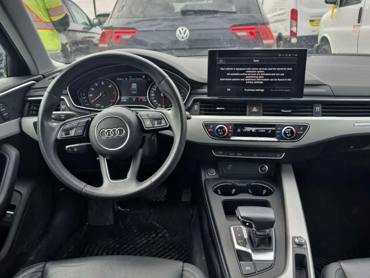Audi A4 KOMFORT /DISTRONIC/CAMERA/ПОДГРЕВИ/ШИБИДАХ/2 КЛЮЧА, снимка 10 - Автомобили и джипове - 54082670