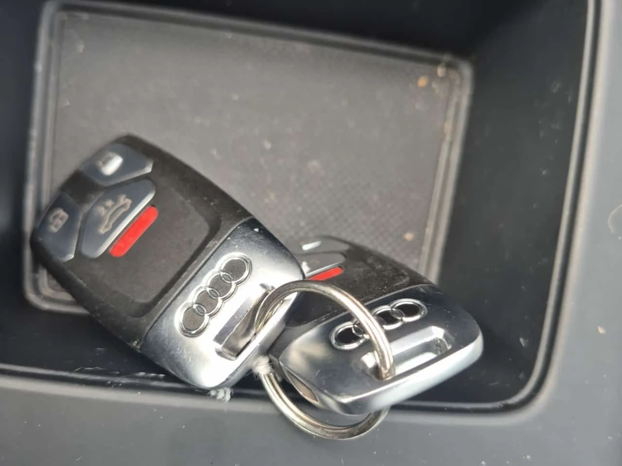 Audi A4 KOMFORT /DISTRONIC/CAMERA/ПОДГРЕВИ/ШИБИДАХ/2 КЛЮЧА, снимка 8 - Автомобили и джипове - 54082670