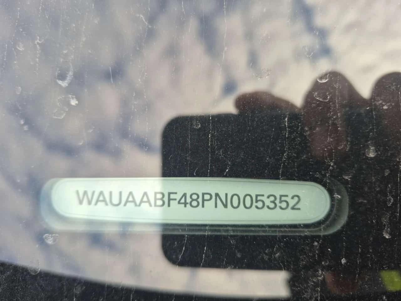 Audi A4 KOMFORT /DISTRONIC/CAMERA/ПОДГРЕВИ/ШИБИДАХ/2 КЛЮЧА, снимка 16 - Автомобили и джипове - 54082670