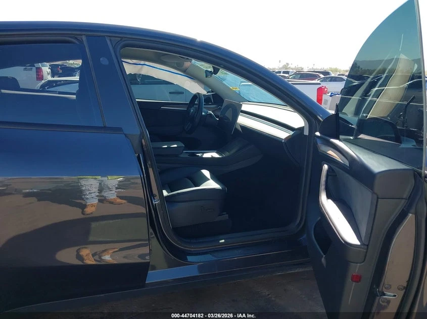 Tesla Model Y Long Range Dual Motor All-Wheel Drive, снимка 5 - Автомобили и джипове - 54424616