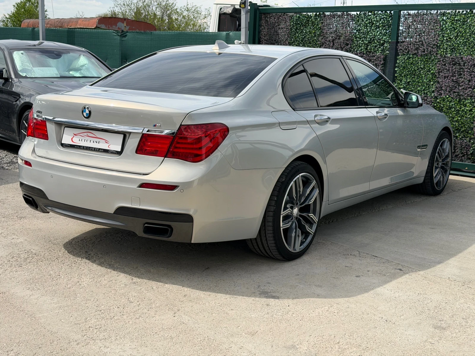 BMW 740 4х4/M-Sport/Led/Navi/Headup/Keyles/СОБСТВЕН ЛИЗИНГ, снимка 7 - Автомобили и джипове - 54493360