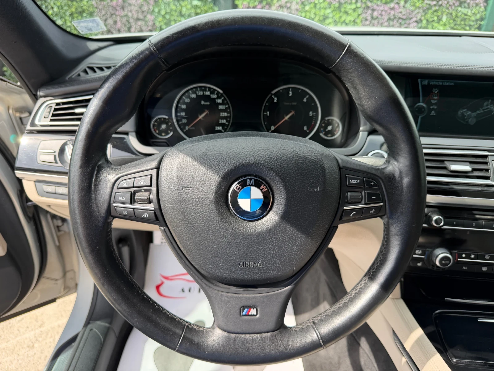 BMW 740 4х4/M-Sport/Led/Navi/Headup/Keyles/СОБСТВЕН ЛИЗИНГ, снимка 10 - Автомобили и джипове - 54493360