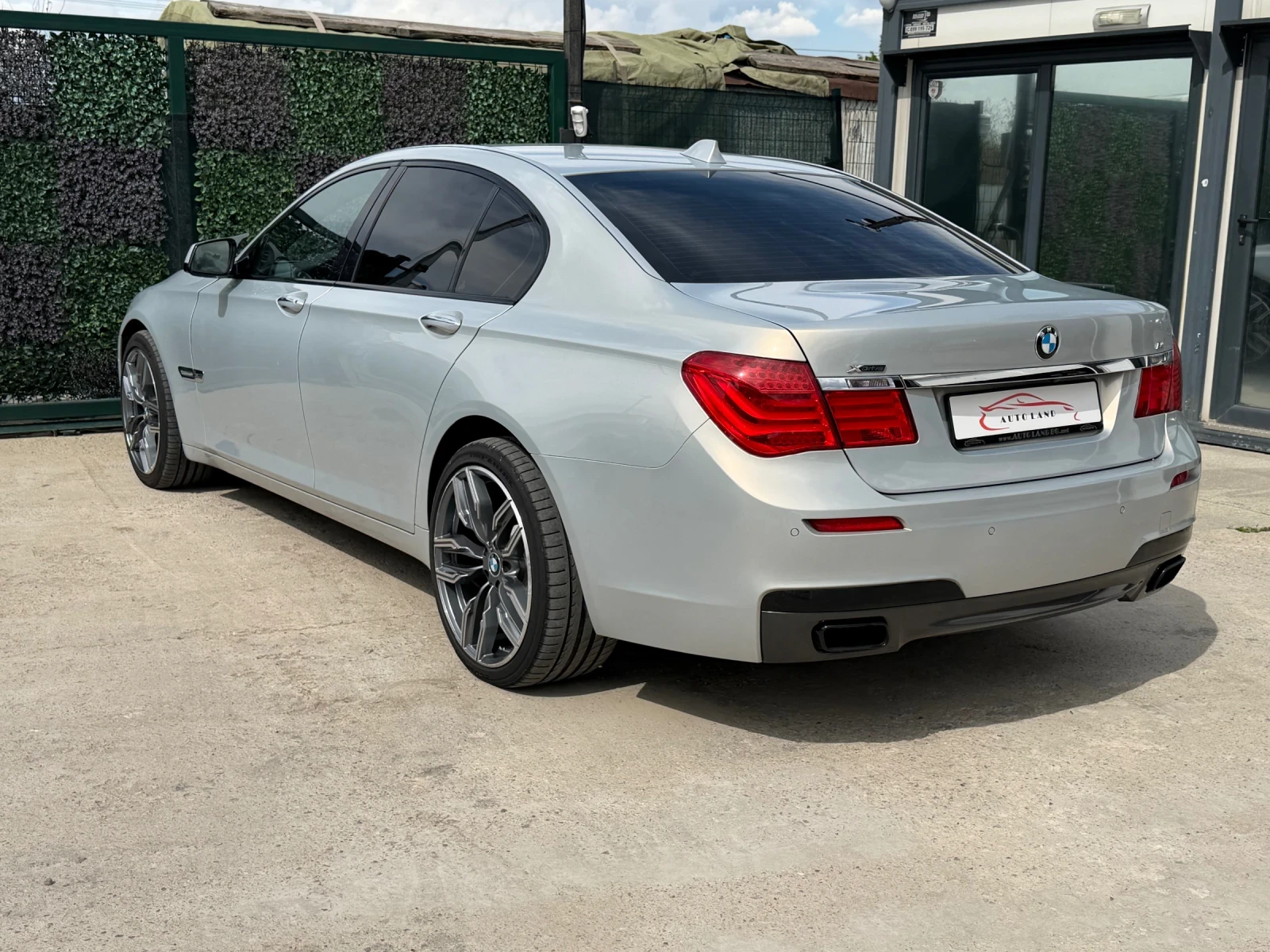 BMW 740 4х4/M-Sport/Led/Navi/Headup/Keyles/СОБСТВЕН ЛИЗИНГ, снимка 6 - Автомобили и джипове - 54493360