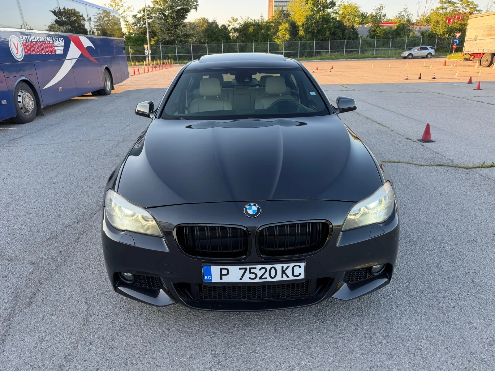 BMW 530 M-PACK/ВАКУМ/Head UP/ 360 /СМЕНЕНИ ВЕРИГИ/ БАРТЕР!, снимка 2 - Автомобили и джипове - 54683156
