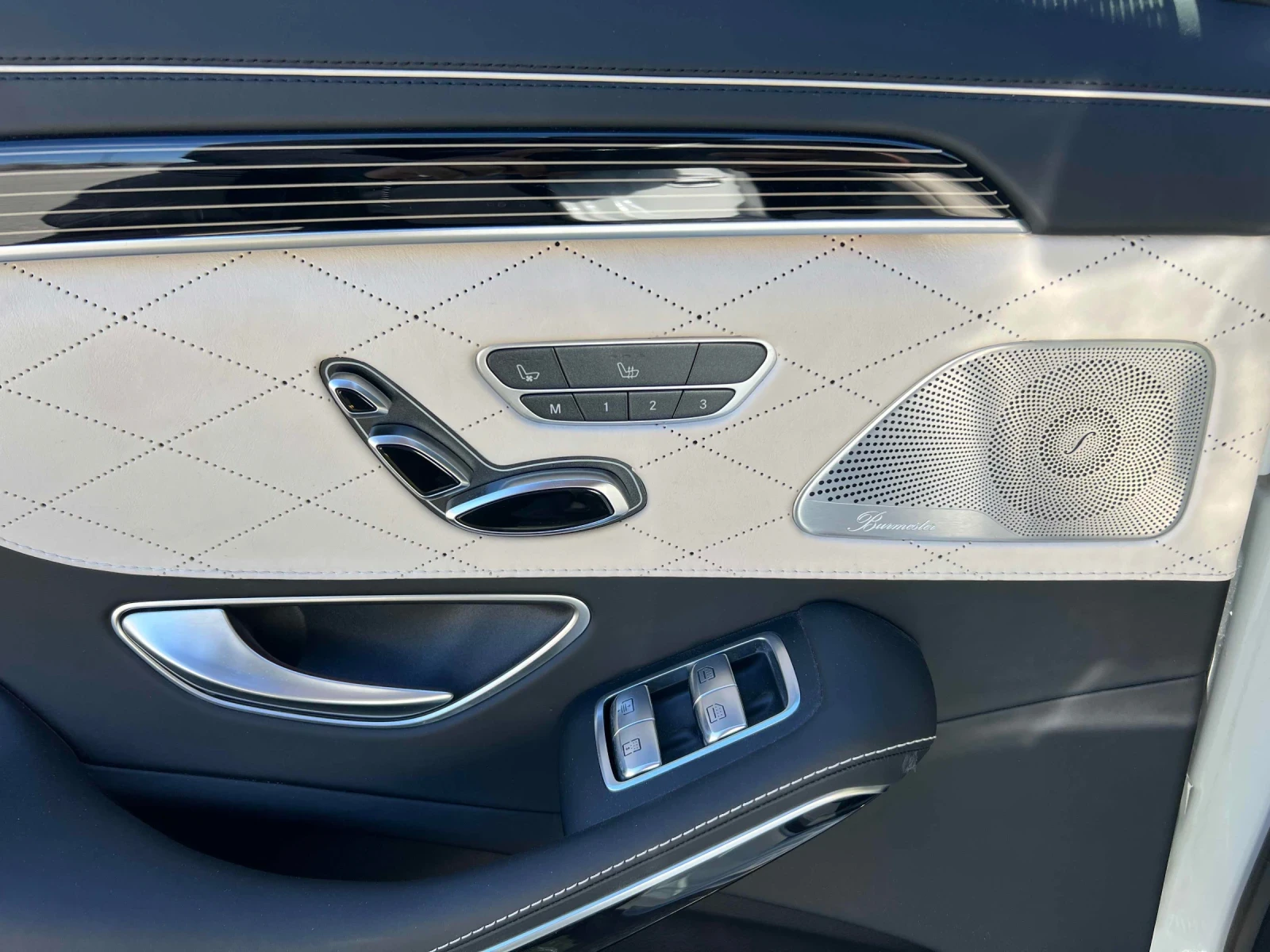 Mercedes-Benz S 63 AMG CARFAX, снимка 16 - Автомобили и джипове - 54948203