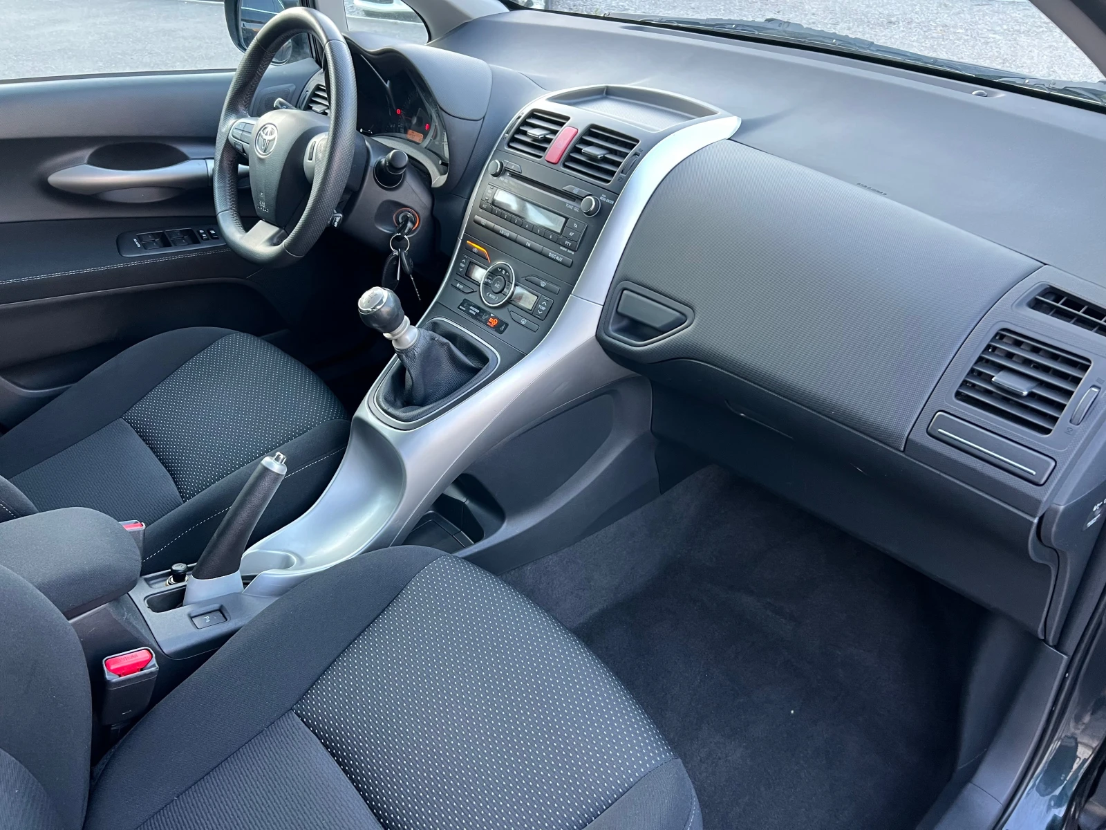 Toyota Auris 1.6-FACE FULL, снимка 13 - Автомобили и джипове - 55225187